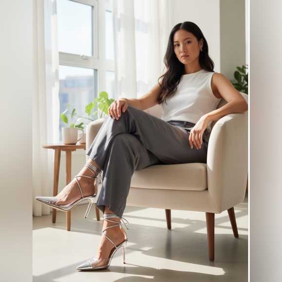 Mach & Mach Bow-shaped crystals & PVC detail Pump Clear/Silver SZ 40EU/10US NWOB - Picture 1 of 15